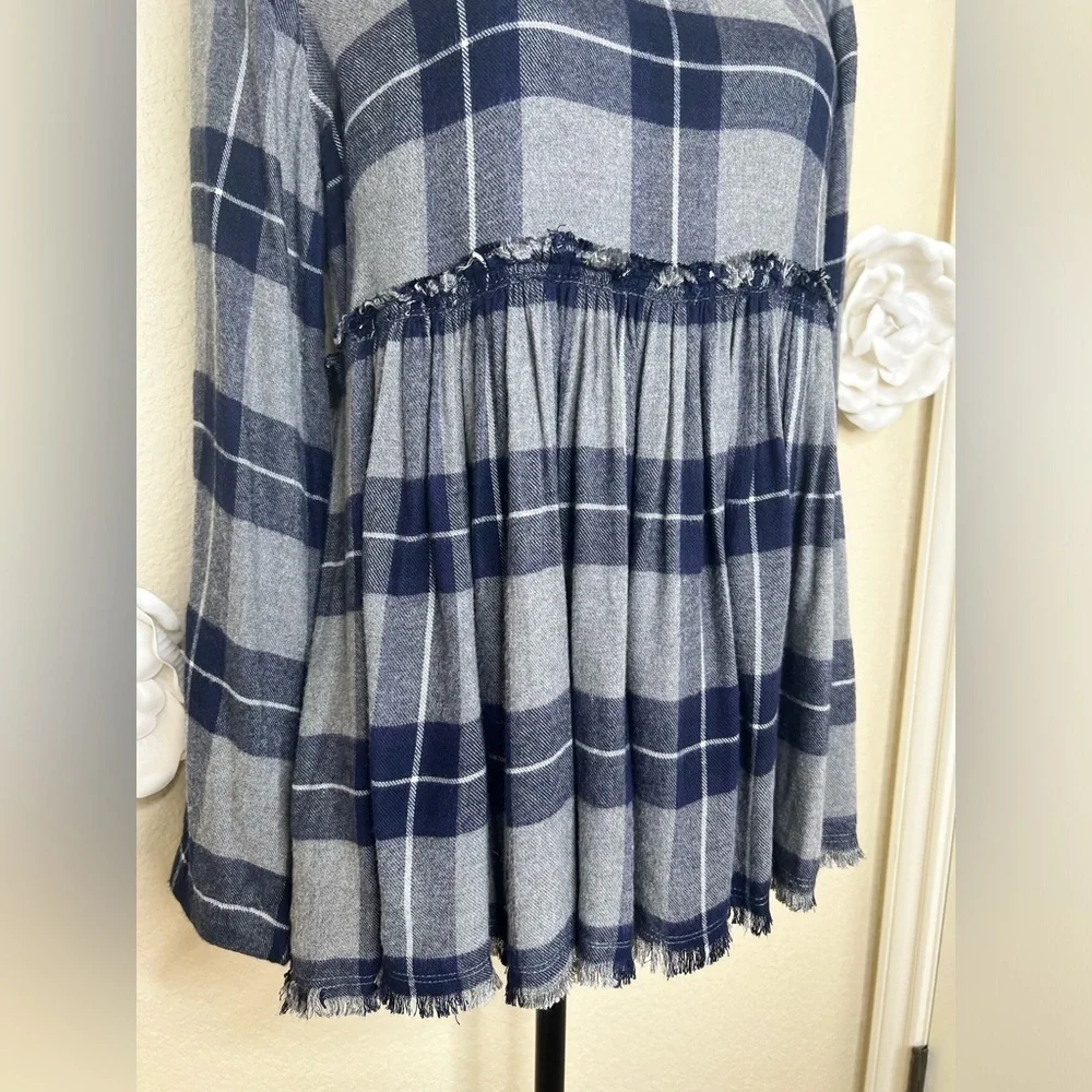 Philosophy Grey Navy & White Plaid Flannel Blouse Size Extra Small